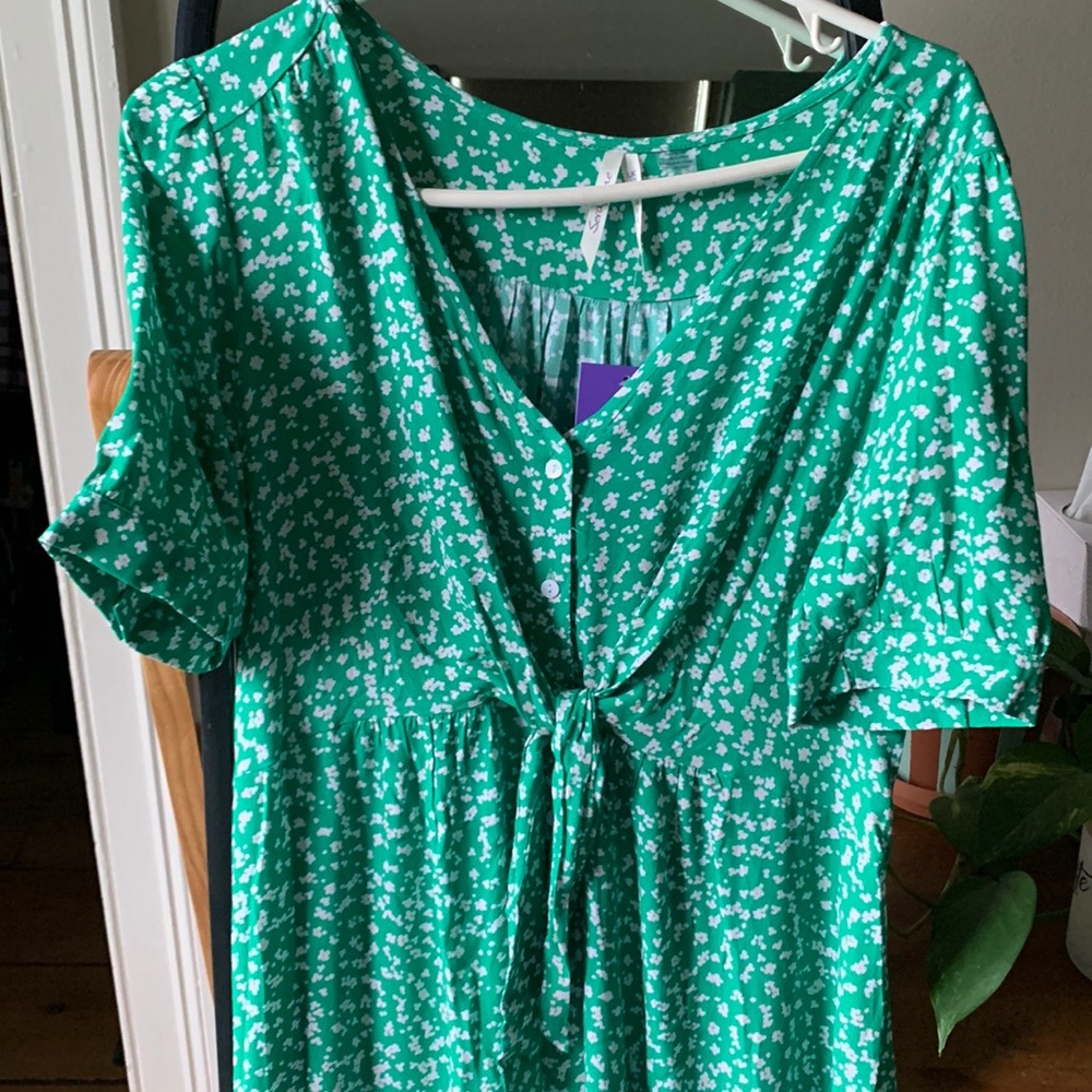 Seraphine maternity tie front dress with ruched sleeves